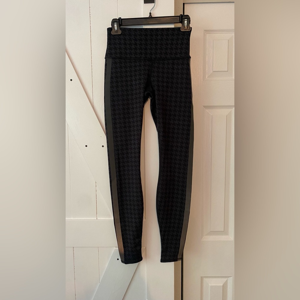 Alo houndstooth leggings